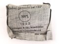 Verbandpäckchen kleines Modell datiert 1943 , gehört so unser anderem in Verbandkästen der Wehrmacht und des Luftschutz