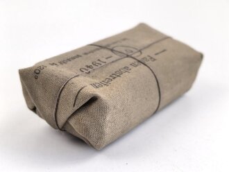 Verbandpäckchen großes Modell datiert 1940 , gehört so unter anderem in Verbandkästen der Wehrmacht und des Luftschutz