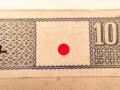 Pack "R6" Zigaretten, Steuerbanderole mit Hakenkreuz