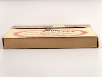 Pack "F58" Zigaretten, ungeöffnet, Steuerbanderole mit Hakenkreuz