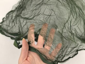 Moskitonetz Wehrmacht für über den Tropenhelm, ungebraucht, leicht beschädigt