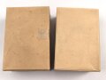 Leere Umverpackung für 100 Stück Hoheitsabzeichen für Feldmütze mit Kokarde ( Spiegel in Trapezform) Maße etwa 8,5 x 12 x 5cm