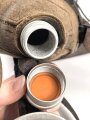 Labeflasche Wehrmacht für Sanitätspersonal. Getragenes Stück mit dem richtigen Trageriemen