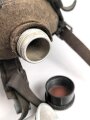 Labeflasche Wehrmacht für Sanitätspersonal. Getragenes Stück mit dem richtigen Trageriemen, dieser urprünglich nicht zugehörig. Leder zum Teil trocken