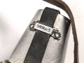 Labeflasche Wehrmacht für Sanitätspersonal. Getragenes Stück mit dem richtigen Trageriemen, dieser urprünglich nicht zugehörig. Leder zum Teil trocken