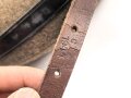 Labeflasche Wehrmacht für Sanitätspersonal. Getragenes Stück mit dem richtigen Trageriemen, dieser urprünglich nicht zugehörig. Leder zum Teil trocken