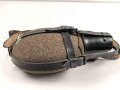 Labeflasche Wehrmacht für Sanitätspersonal. Getragenes Stück in recht gutem Zustand, eingestaubt