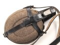 Labeflasche Wehrmacht für Sanitätspersonal. Getragenes Stück in recht gutem Zustand, eingestaubt