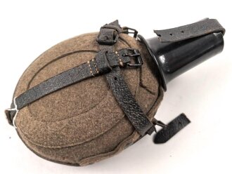 Labeflasche Wehrmacht für Sanitätspersonal. Sehr guter Zustand, Trageriemen fehlt, defekt