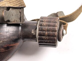 Feldflasche Wehrmacht in Tropenausführung, getragenes Stück