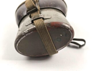 Feldflasche Wehrmacht in Tropenausführung, getragenes Stück