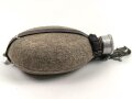 Feldflasche für eine Helferin der Wehrmacht. Getragenes Stück