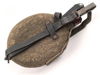 Feldflasche Wehrmacht, spätes, unvollständiges und defektes Stück