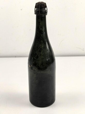 Leere Flasche " Eugene Clique Epernay" Wehrmachts Marketenderware. Ungereinigtes Stück