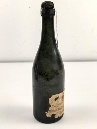 Leere Flasche " Eugene Clique Epernay" Wehrmachts Marketenderware. Ungereinigtes Stück