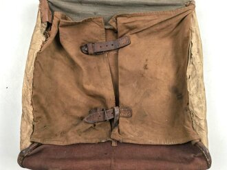 1.Weltkrieg Tornister . Ungereinigter Fundzustand, unvollständig