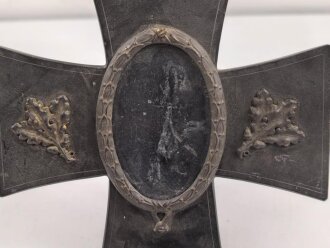 Aufstellrahmen aus schwerer Preßmasse ? Gesamthöhe etwa 20cm, ungereinigtes Stück