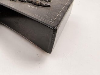 Aufstellrahmen aus schwerer Preßmasse ? Gesamthöhe etwa 20cm, ungereinigtes Stück