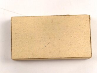 Neun Rasierklingen in Verpackung. Keinerlei Beschriftung. Sie erhalten einen ( 1 ) Pack aus der originalen Umverpackung , diese ebenfalls ohne Beschriftung