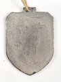 Schutzpatron der Bergsteiger als Metallanhänger. Maße 3 x 4,5cm