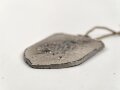 Schutzpatron der Bergsteiger als Metallanhänger. Maße 3 x 4,5cm
