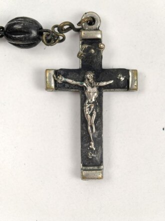 Rosenkranz mit Kreuz in kleinerm Lederetui