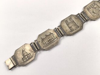 Frankreich, Andenkenarmband unter anderem "Paris" Darstellend.