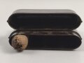 Zigarrenbehälter aus rotbrauner Preßmasse. Höhe 13cm, im Deckel " Ges. Gesch."