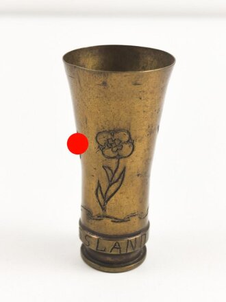Schnapsbecher gefertigt aus 2cm Messinghülse. Höhe etwa 8cm. Eingraviert Russland 1942 sowie "SS" Runen