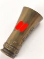 Schnapsbecher gefertigt aus 2cm Messinghülse. Höhe etwa 8cm. Eingraviert Russland 1942 sowie "SS" Runen