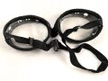Schutzbrille Wehrmacht. Eiserner Rahmen mit Glas, in Blechetui, dieses original lackiert
