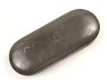 Schutzbrille Wehrmacht. Eiserner Rahmen mit Glas, in Blechetui, dieses original lackiert