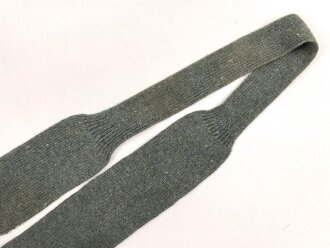 Gestrickter Ohrenschützer ?  Gesamtlänge etwa 90cm