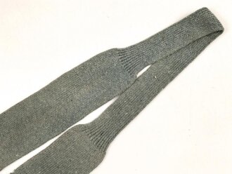 Gestrickter Ohrenschützer ?  Gesamtlänge etwa 90cm