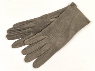 Paar Handschuhe für Offiziere aus Wildleder....