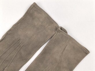 Paar Handschuhe für Offiziere aus Wildleder. Ungetragenes Paar