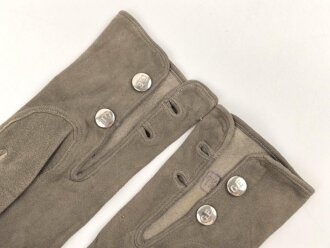 Paar Handschuhe für Offiziere aus Wildleder. Ungetragenes Paar