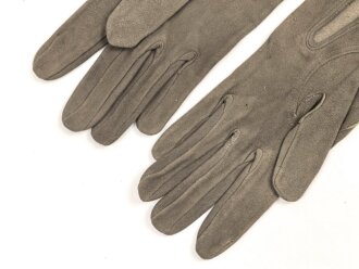 Paar Handschuhe für Offiziere aus Wildleder. Ungetragenes Paar