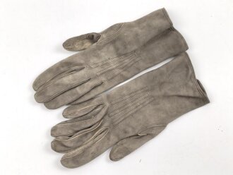 Paar Handschuhe für Offiziere aus Wildleder....