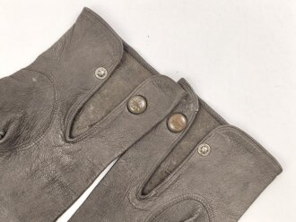 Paar Handschuhe für Offiziere aus Nappaleder. Wohl ungetragenes Paar