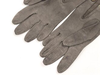 Paar Handschuhe für Offiziere aus Nappaleder. Wohl ungetragenes Paar