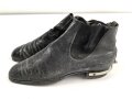 Paar Zugstiefel für Offiziere zum Waffenrock, mit den dazugehörigen Schuhspannern. Sohlenlänge 27cm, ungereinigt. Gleiche Größe, nicht 100% paarig