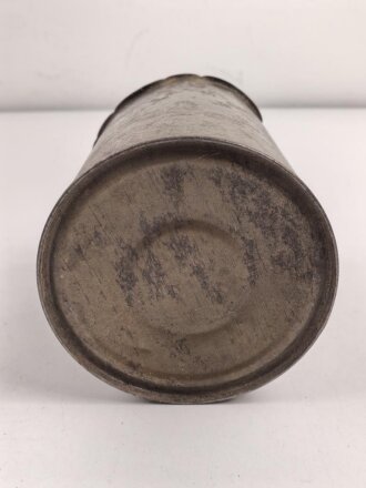 Konservendose Wehrmacht, garantiert deutsch 2.WK, leider auf der falschen Seite aufgemacht, auf dem fehlenden Deckel steht "Wehrm"