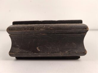 Andenkenschachtel aus Holz, Darstellend einen Elch im Wald sowie "Lapplandfront 1944" Ungereinigt, guter Zustand, Maße etwa 18,5 x 28 x 9,5cm