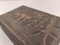 Andenkenschachtel aus Holz, Darstellend einen Elch im Wald sowie "Lapplandfront 1944" Ungereinigt, guter Zustand, Maße etwa 18,5 x 28 x 9,5cm