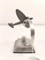 Luftwaffe, Flugzeugmodell auf Leichtmetallsockel. Sockelmaße etwa 8 x 9,5cm. Ungereinigt, die Propeller fehlen