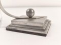 Luftwaffe, Flugzeugmodell auf Leichtmetallsockel. Sockelmaße etwa 8 x 9,5cm. Ungereinigt, die Propeller fehlen