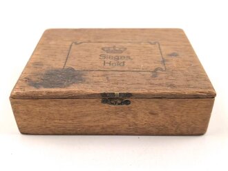 1.Weltkrieg, Zigarrenverpackung "Siegesheld" Verschluss defekt, Maße etwa 11,5 x 14,5 x 4cm