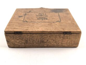 1.Weltkrieg, Zigarrenverpackung "Siegesheld" Verschluss defekt, Maße etwa 11,5 x 14,5 x 4cm