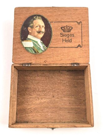 1.Weltkrieg, Zigarrenverpackung "Siegesheld" Verschluss defekt, Maße etwa 11,5 x 14,5 x 4cm